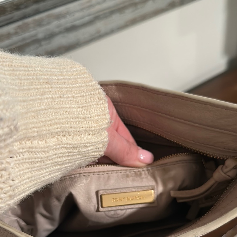 Tory Burch Pink/Beige Crossbody Bag with Gold Hardware - Picture 5 of 13